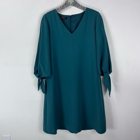 Lafayette 148 New York Dresses & Skirts - LAFAYETTE 148 NEW YORK V-Neck Crepe Sheath Dress Tie 3/4 Sleeve Green Medium